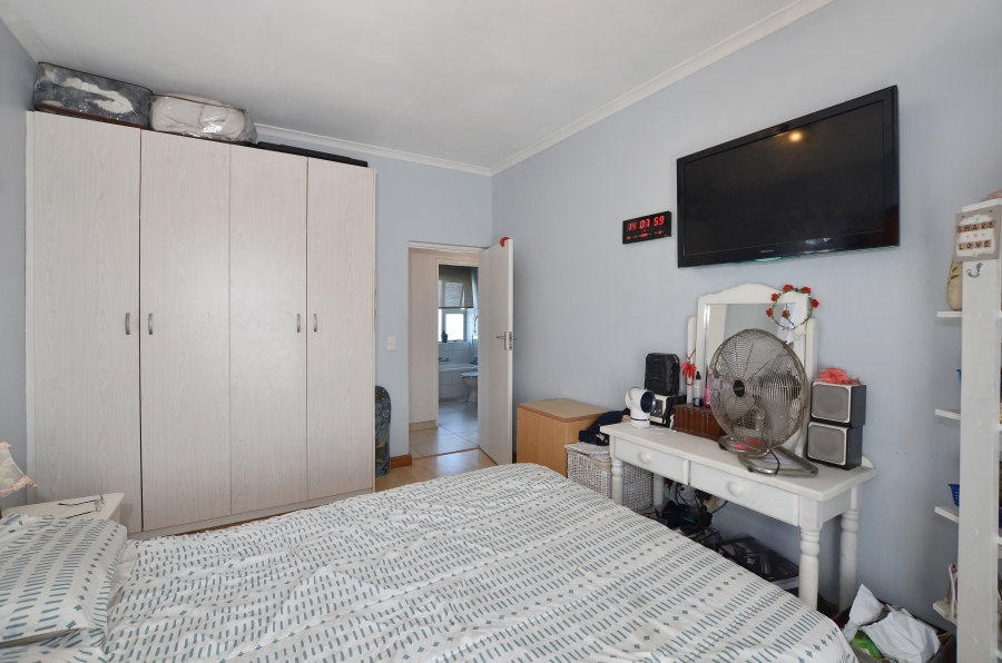 2 Bedroom Property for Sale in Oakglen Western Cape